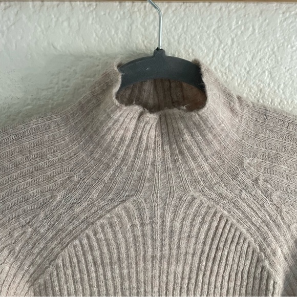 Elegant Long Sleeve Ribbed Dress in Cream - Picture 5 of 6